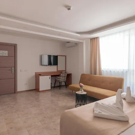 Проживание в семье Lara Boutique