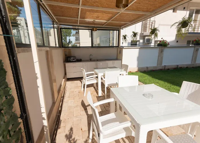 Lara Boutique Pansiyon